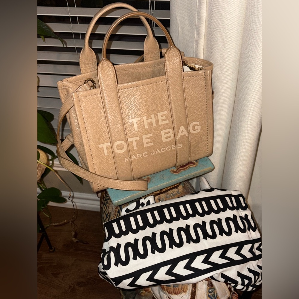 Marc Jacobs Beige Leather Tote